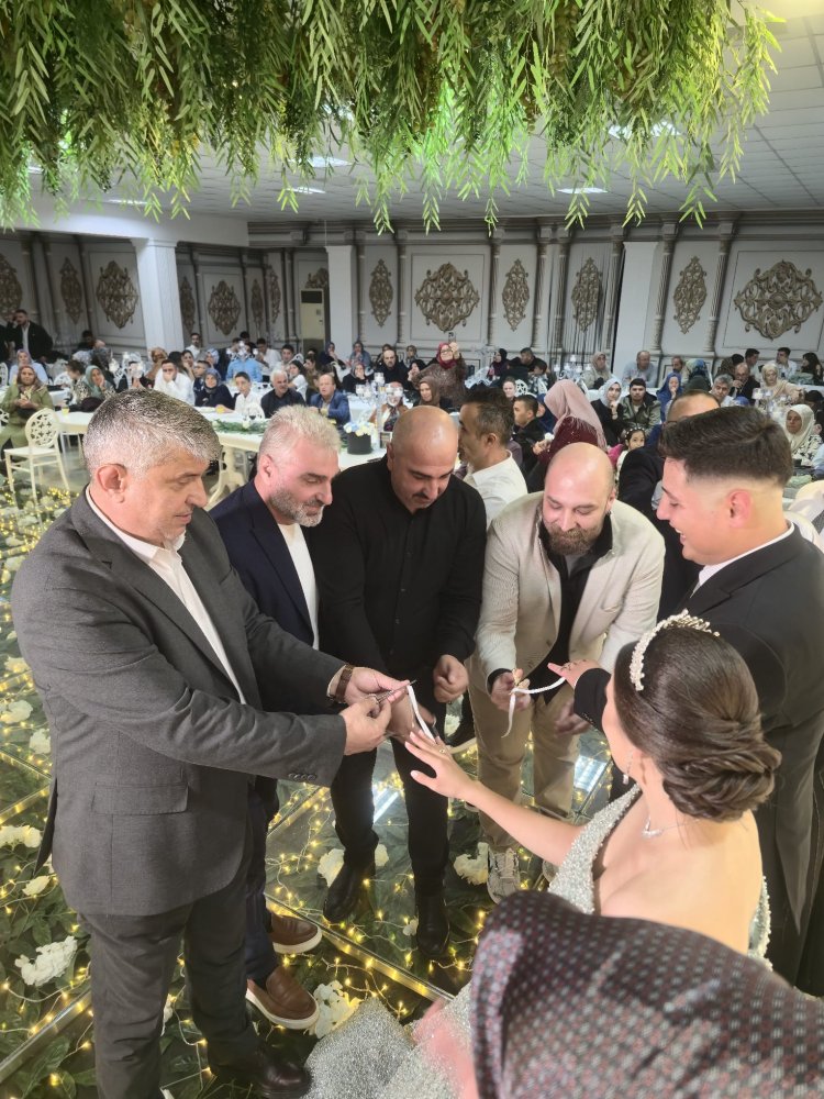 GENÇ ÇİFTİMİZE BİR ÖMÜR BOYU MUTLULUKLAR DİLERİZ