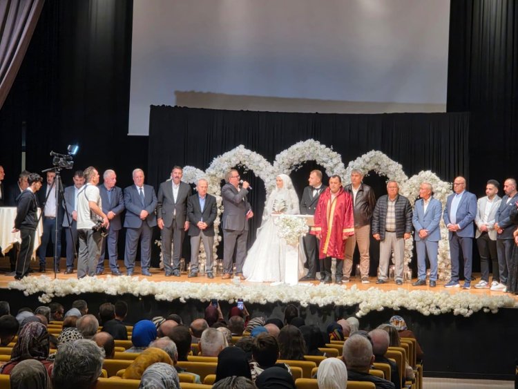 GENÇ ÇİFTİMİZE BİR ÖMÜR BOYU MUTLULUKLAR DİLERİZ