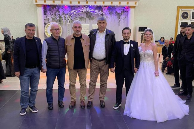 GENÇ ÇİFTİMİZE BİR ÖMÜR BOYU MUTLULUKLAR DİLERİZ