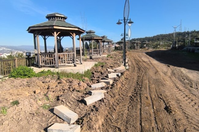 GÜLÜÇ BELEDİYESİ MİLLET BAHÇESİNDE ÇALIŞMALAR TÜM HIZIYLA DEVAM EDİYOR 