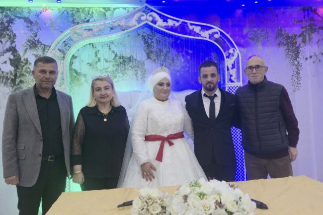 GENÇ ÇİFTİMİZE BİR ÖMÜR BOYU MUTLULUKLAR DİLERİZ