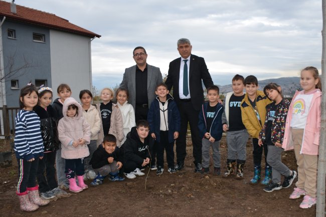 MİNİK ELLER TOPRAKLA BULUŞTU...