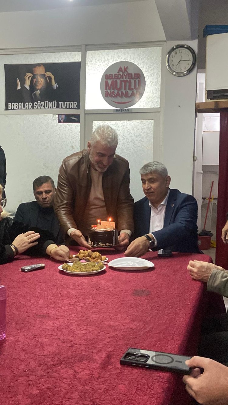 AK PARTİ GÜLÜÇ TEŞKİLATINDAN ANLAMLI KUTLAMA 