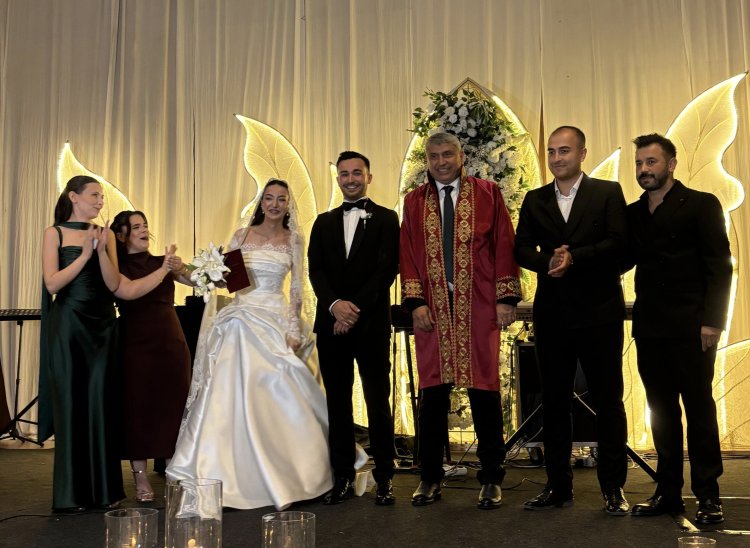 GENÇ ÇİFTİMİZE BİR ÖMÜR BOYU MUTLULUKLAR DİLERİZ