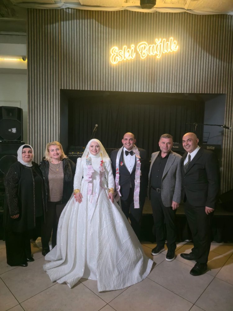 GENÇ ÇİFTİMİZE BİR ÖMÜR BOYU MUTLULUKLAR DİLERİZ