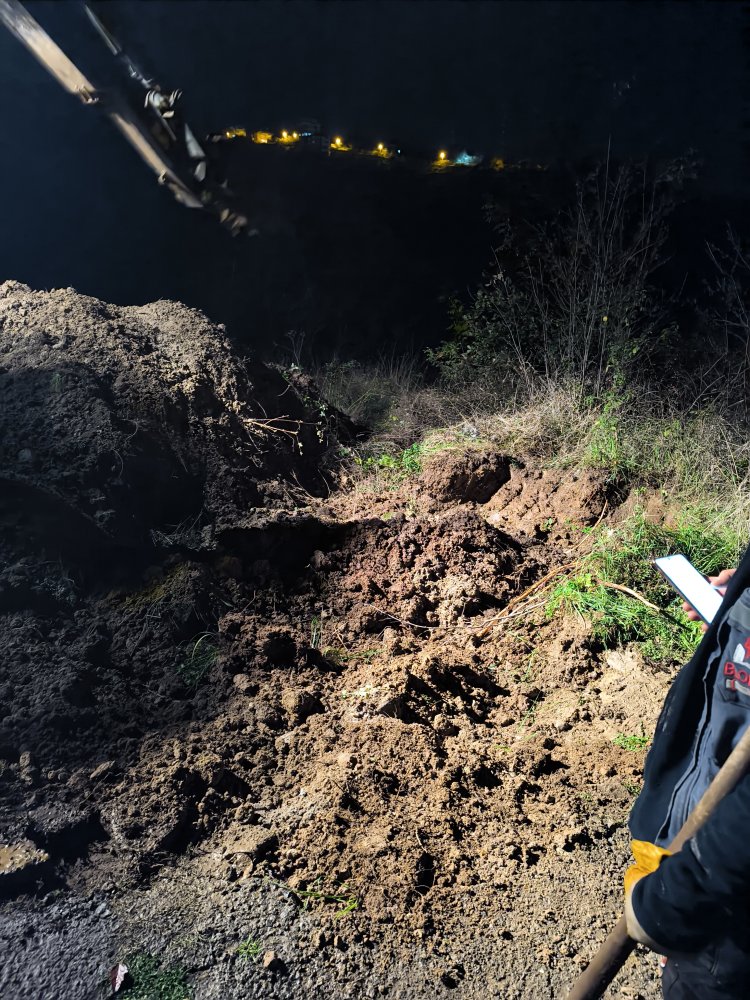 EKİPLERİMİZ GECE GÜNDÜZ DEMEDEN ÇALIŞMALARA DEVAM EDİYOR...