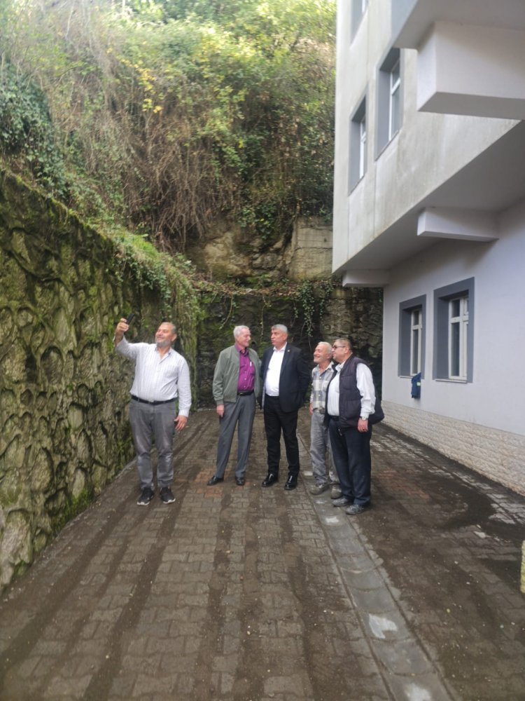 BELEDİYE BAŞKANIMIZ SADIK RECEP KARA SAHADA İNCELEMELERDE BULUNDU