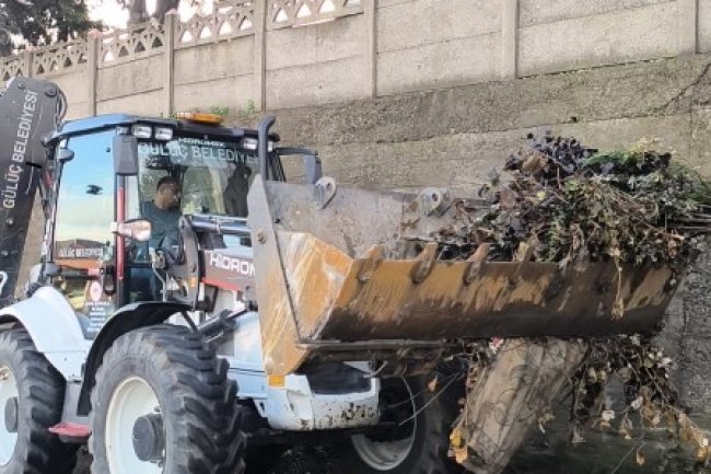 EKİPLERİMİZ TEMİZLİK ÇALIŞMALARI DEVAM EDİYOR...