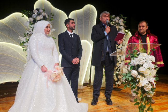 GENÇ ÇİFTÇİMİZE BİR ÖMÜR BOYU MUTLULUKLAR DİLERİZ