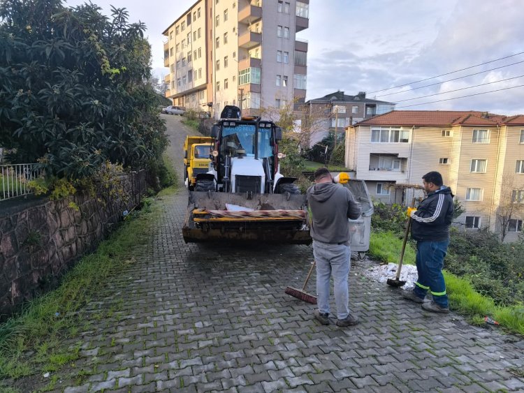 EKİPLERİMİZ TEMİZLİK ÇALIŞMALARI DEVAM EDİYOR...