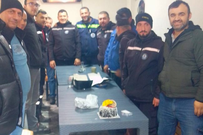 BELEDİYE BAŞKANIMIZ SADIK RECEP KARA TAYFUN KARAMAN'IN DOĞUM GÜNÜNÜ UNUTMADI...