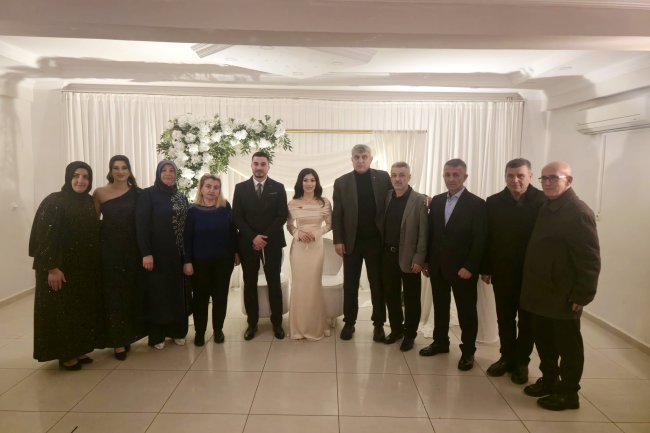 GENÇ ÇİFTİMİZE BİR ÖMÜR BOYU MUTLULUKLAR DİLERİZ...