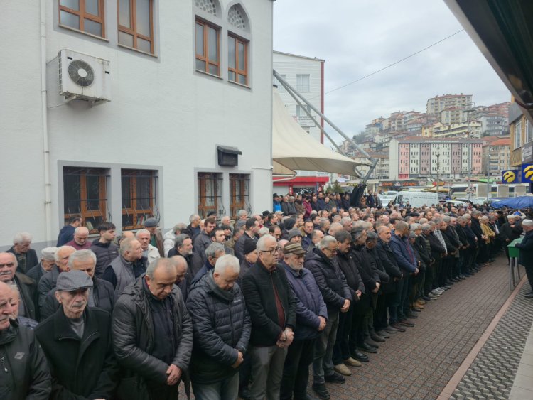Cenaze Merasimine katılım sağladık...