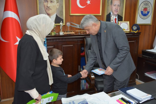 MİNİKLERİMİZDEN BELEDİYE BAŞKANIMIZ SADIK RECEP KARAYA ZİYARET