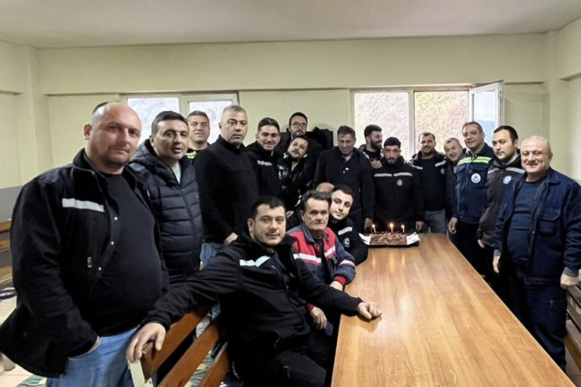 BELEDİYE BAŞKANIMIZ SADIK RECEP KARA BELEDİYE BAŞKANIMIZ SADIK RECEP KARA SABRİ ŞİMŞEK'İN DOĞUM GÜNÜNÜ UNUTMADI...