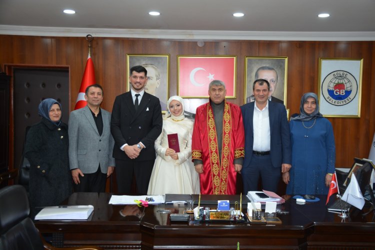 GENÇ ÇİFTİMİZE BİR ÖMÜR BOYU MUTLULUKLAR DİLERİZ...