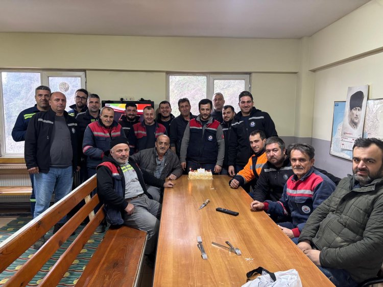 BELEDİYE BAŞKANIMIZ SADIK RECEP KARA, OKAN AYAZ’IN DOĞUM GÜNÜNÜ UNUTMADI…