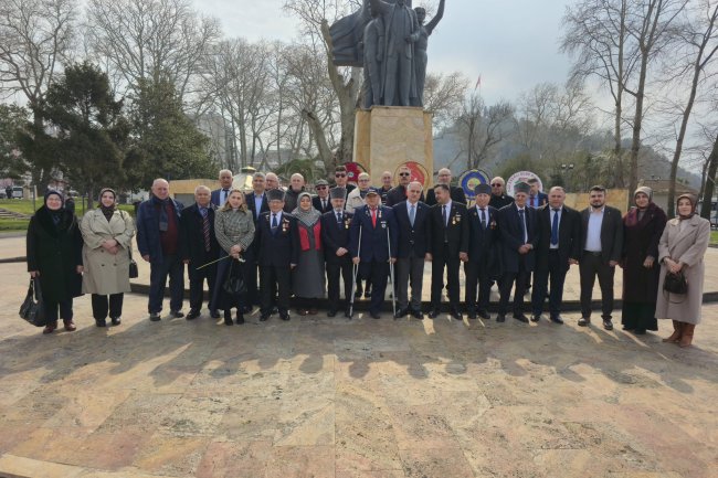 18 Mart Çanakkale Zaferi ve Şehitleri Anma Günü kapsamında Kdz. Ereğli Atatürk Anıtı önünde düzenlenen çelenk sunma törenine katılım sağladık.