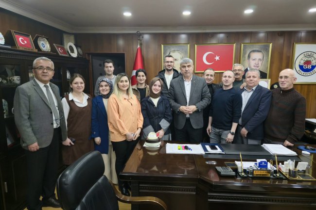 BELEDİYE BAŞKANIMIZ SADIK RECEP KARA BELEDİYE PERSONELİMİZ SELVANUR FİDANGÜL'ÜN DOĞUM GÜNÜNÜ UNUTMADI