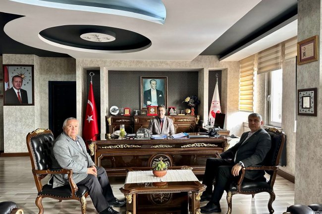 SAYIN KAYMAKAMIMIZA MİSAFİRPERVERLİKLERİNDEN DOLAYI TEŞEKKÜR EDERİZ..