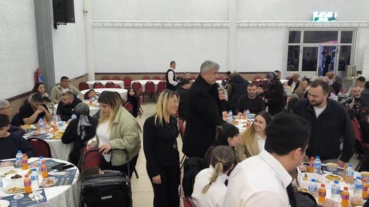 BELEDİYE BAŞKANIMIZ SADIK RECEP KARA BELEDİYE PERSONELLERİ İLE İFTAR PROGRAMINDA BİR ARAYA GELDİ...