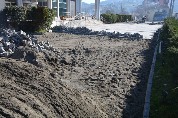 KİLİT PARKE TAŞ ÇALIŞMALARIMIZ ARALIKSIZ OLARAK DEVAM EDİYOR...