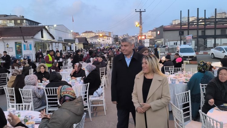 GÜLÜÇ BELEDİYEMİZİN DÜZENLEDİĞİ İFTAR PROGRAMI YOĞUN KATILIMLA GERÇEKLEŞTİ