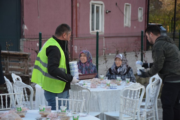 GÜLÜÇ BELEDİYEMİZİN DÜZENLEDİĞİ İFTAR PROGRAMI YOĞUN KATILIMLA GERÇEKLEŞTİ
