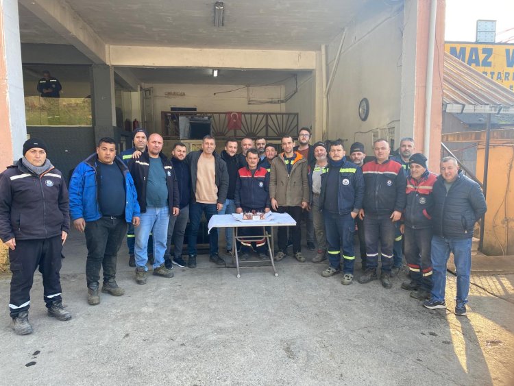 BELEDİYE BAŞKANIMIZ SADIK RECEP KARA BELEDİYE PERSONELİMİZ HASAN BAŞ'IN DOĞUM GÜNÜNÜ UNUTMADI...