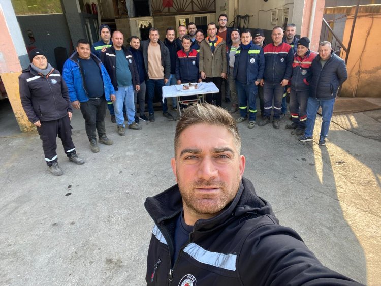 BELEDİYE BAŞKANIMIZ SADIK RECEP KARA BELEDİYE PERSONELİMİZ HASAN BAŞ'IN DOĞUM GÜNÜNÜ UNUTMADI...