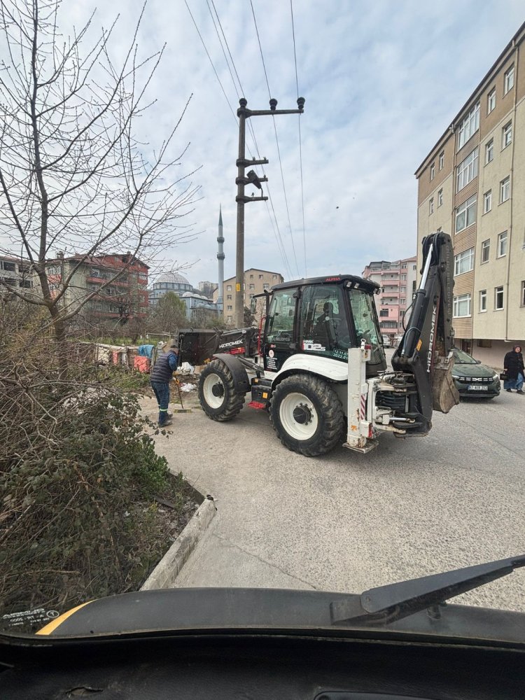 BELDEMİZDE TEMİZLİK ÇALIŞMALARI ARALIKSIZ OLARAK DEVAM EDİYOR...