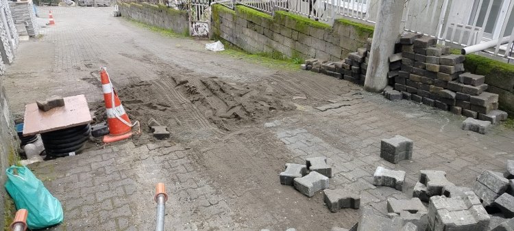 KİLİT PARKE TAŞ ÇALIŞMALARIMIZ ARALIKSIZ OLARAK DEVAM EDİYOR...