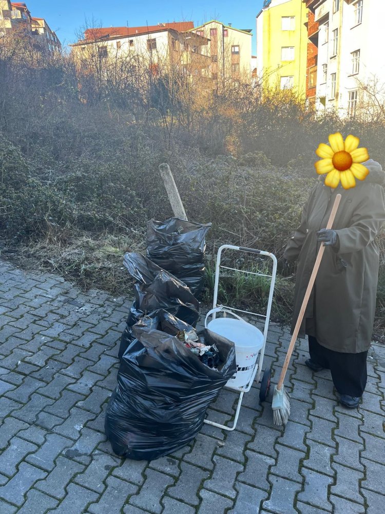 BELDEMİZDE TEMİZLİK ÇALIŞMALARIMIZ ARALIKSIZ OLARAK DEVAM EDİYOR...