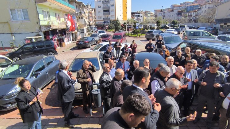 BELEDİYE BAŞKANIMIZ SADIK RECEP KARA VE MECLİS ÜYELERİMİZİ UMRE YOLCULUĞUNA UĞURLANDI