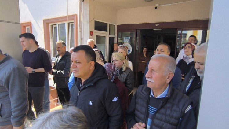 BELEDİYE BAŞKANIMIZ SADIK RECEP KARA VE MECLİS ÜYELERİMİZİ UMRE YOLCULUĞUNA UĞURLANDI