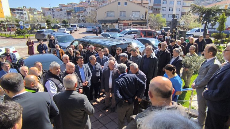 BELEDİYE BAŞKANIMIZ SADIK RECEP KARA VE MECLİS ÜYELERİMİZİ UMRE YOLCULUĞUNA UĞURLANDI