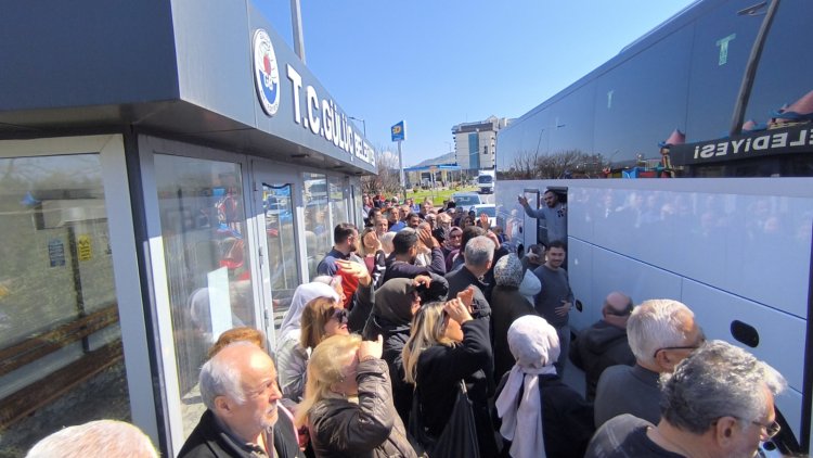 BELEDİYE BAŞKANIMIZ SADIK RECEP KARA VE MECLİS ÜYELERİMİZİ UMRE YOLCULUĞUNA UĞURLANDI