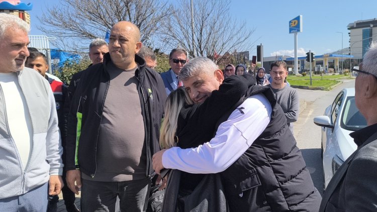 BELEDİYE BAŞKANIMIZ SADIK RECEP KARA VE MECLİS ÜYELERİMİZİ UMRE YOLCULUĞUNA UĞURLANDI