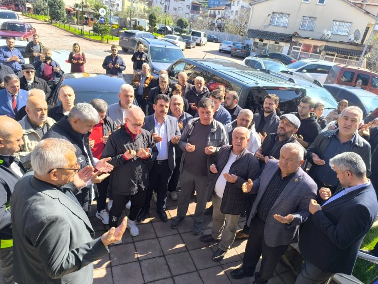 BELEDİYE BAŞKANIMIZ SADIK RECEP KARA VE MECLİS ÜYELERİMİZİ UMRE YOLCULUĞUNA UĞURLANDI