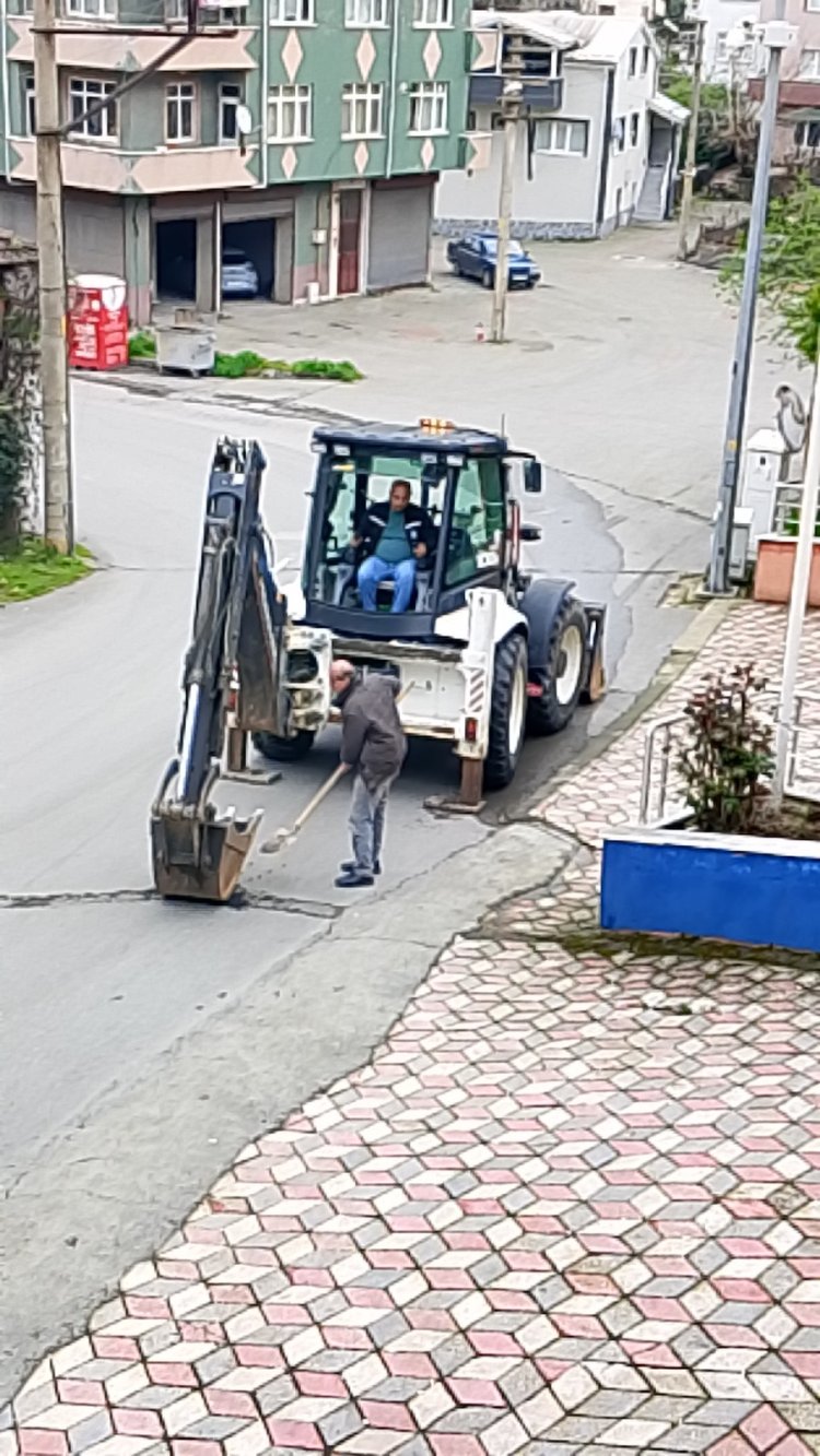 BELDEMİZDE ASFALT ÇALIŞMALARIMIZ DEVAM EDİYOR...