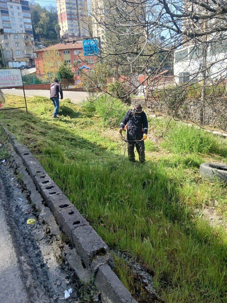BELDEMİZDE HUMMALI ŞEKİLDE TEMİZLİK ÇALIŞMALARIMIZ DEVAM EDİYOR...