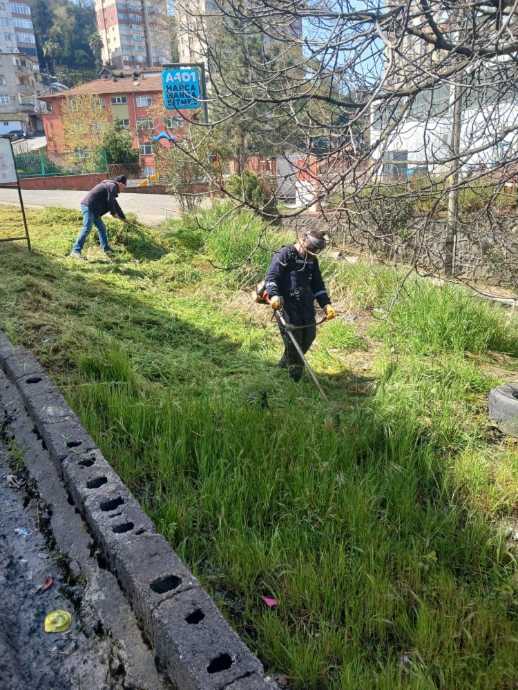 BELDEMİZDE HUMMALI ŞEKİLDE TEMİZLİK ÇALIŞMALARIMIZ DEVAM EDİYOR...