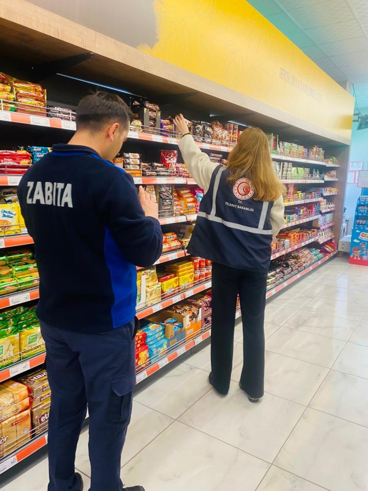 TİCARET BAKANLIĞI VE ZABITA MÜDÜRLÜĞÜ EKİPLERİMİZ DENETİMLERE DEVAM EDİYOR...