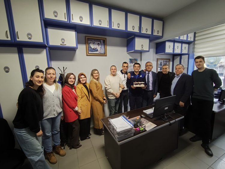 BELEDİYE BAŞKANIMIZ SADIK RECEP KARA HAKAN YAMAN’IN DOĞUM GÜNÜNÜ UNUTMADI...