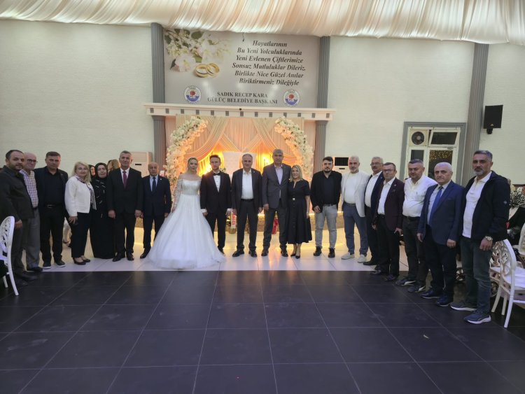 GENÇ ÇİFTÇİMİZE BİR ÖMÜR BOYU MUTLULUKLAR DİLERİZ...