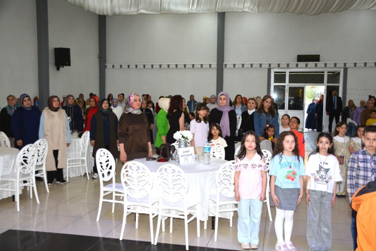 ANNELER GÜNÜ PROGRAMI GÜLÜÇ BELEDİYESİ DÜĞÜN SALONUNDA DÜZENLENDİ...