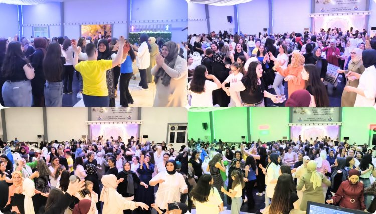 ANNELER GÜNÜ PROGRAMI GÜLÜÇ BELEDİYESİ DÜĞÜN SALONUNDA DÜZENLENDİ...