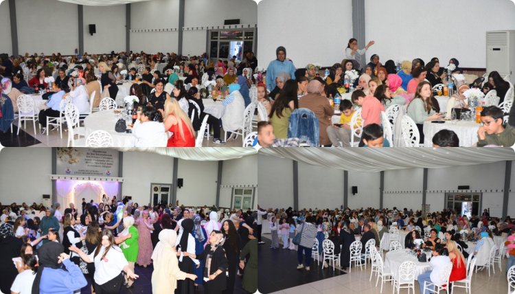 ANNELER GÜNÜ PROGRAMI GÜLÜÇ BELEDİYESİ DÜĞÜN SALONUNDA DÜZENLENDİ...