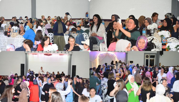 ANNELER GÜNÜ PROGRAMI GÜLÜÇ BELEDİYESİ DÜĞÜN SALONUNDA DÜZENLENDİ...