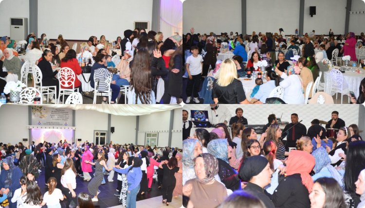 ANNELER GÜNÜ PROGRAMI GÜLÜÇ BELEDİYESİ DÜĞÜN SALONUNDA DÜZENLENDİ...